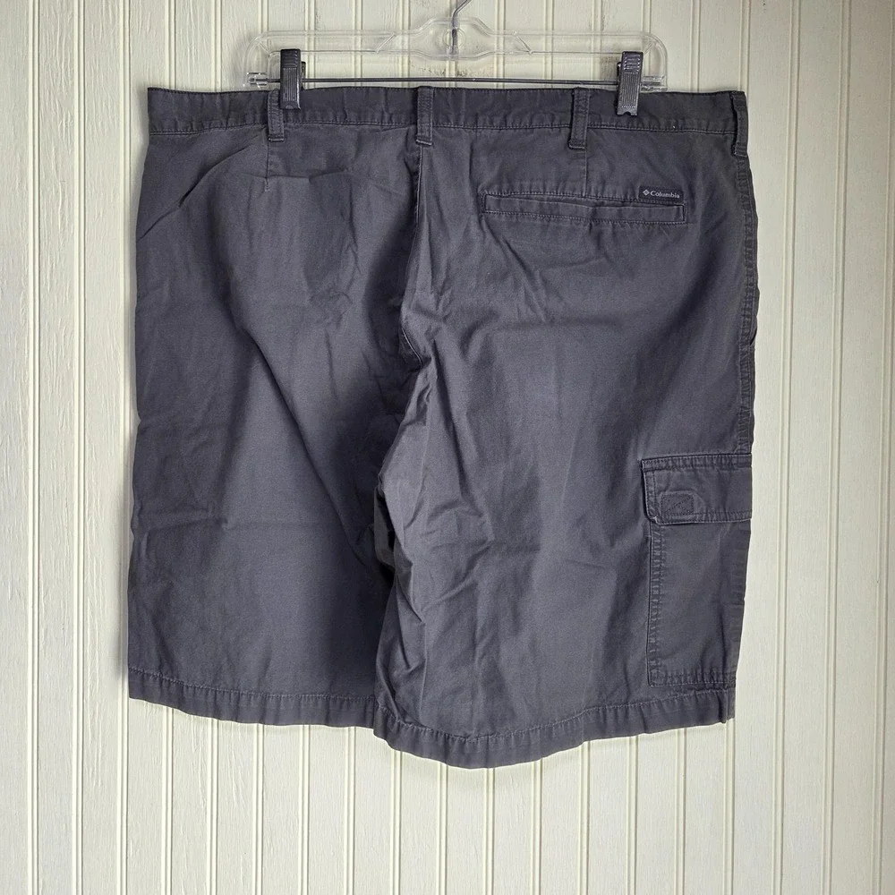 Columbia Cargo Shorts‎ Mens 38 Gray Cotton Canvas Flat Front 10 Inseam Casual